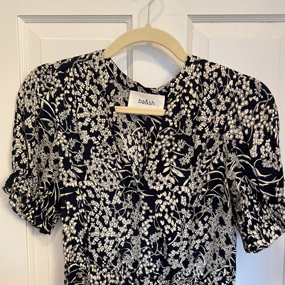 Floral blue viscose ba&sh dress with puff sleeves and buttons down the front - Picture 2 of 8